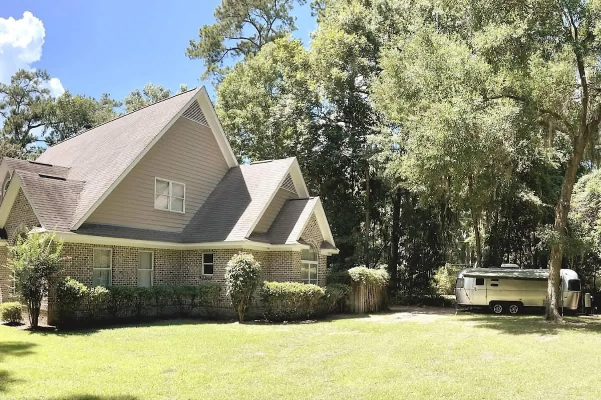 Holiday home Amazing Home & Modern Airstreams Near Beach & City Sleeps 22! Savannah