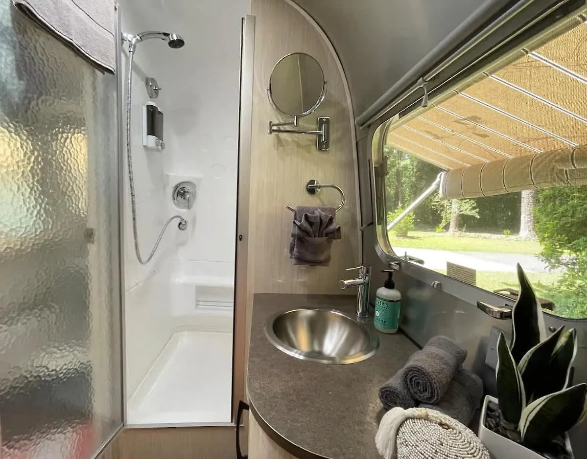 Holiday home Amazing Home & Modern Airstreams Near Beach & City Sleeps 22! Savannah