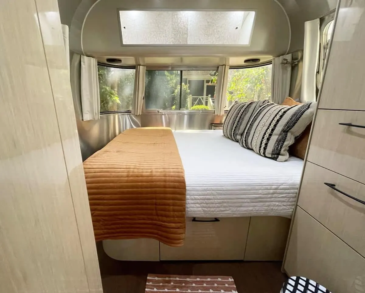 Amazing Home & Modern Airstreams Near Beach & City Sleeps 22! Savannah Holiday home