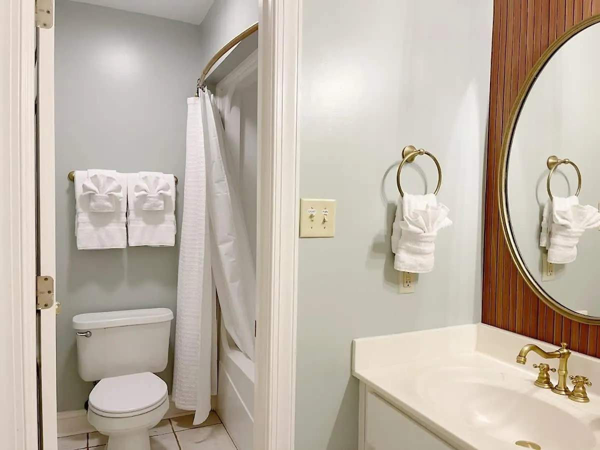 Amazing Home & Modern Airstreams Near Beach & City Sleeps 22! Savannah