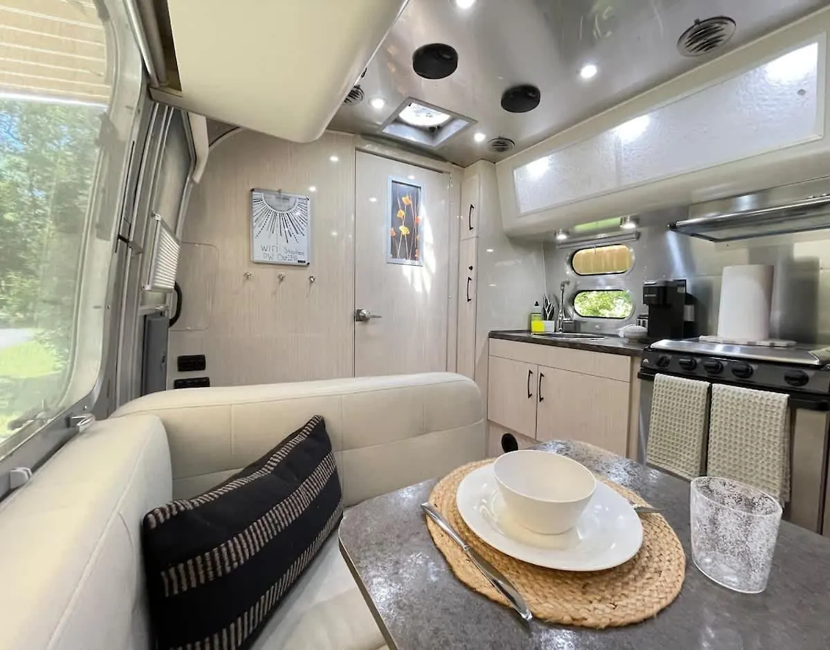 Amazing Home & Modern Airstreams Near Beach & City Sleeps 22! Savannah 0*,