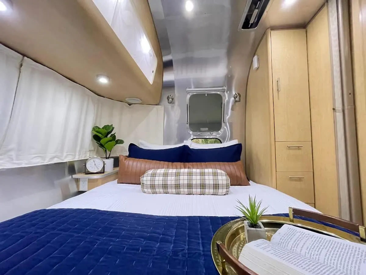 Amazing Home & Modern Airstreams Near Beach & City Sleeps 22! Savannah