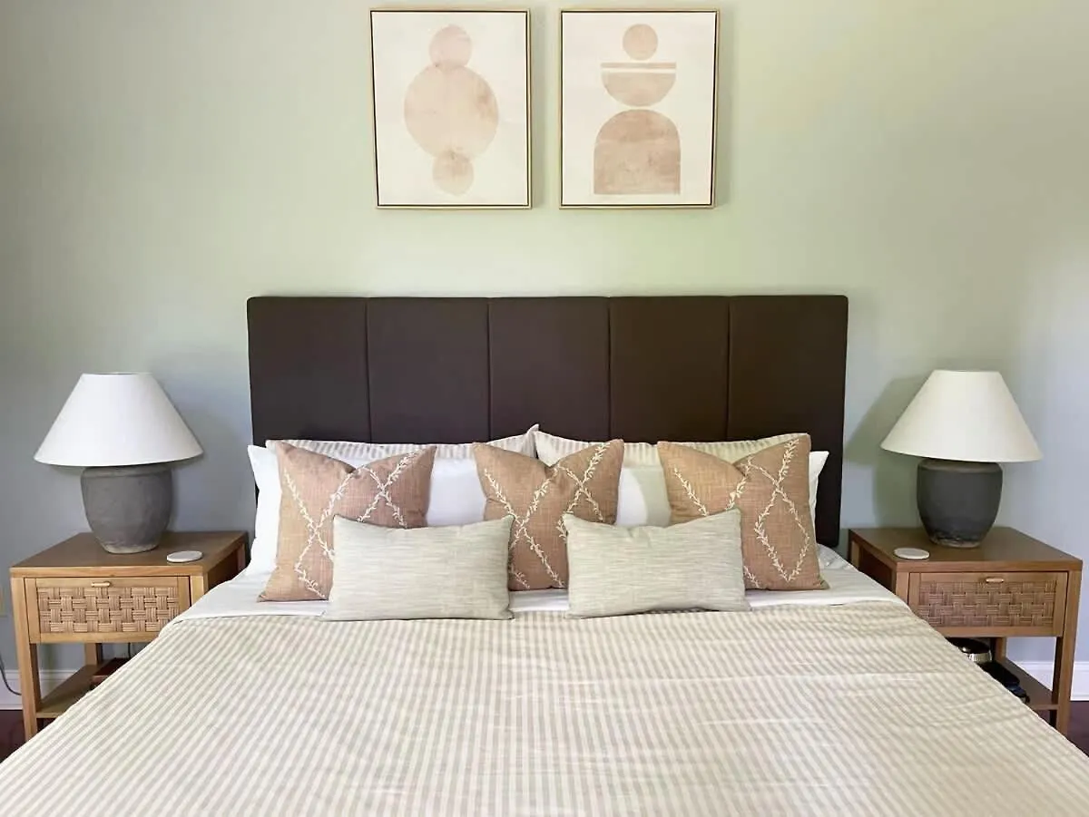 Amazing Home & Modern Airstreams Near Beach & City Sleeps 22! Savannah Holiday home